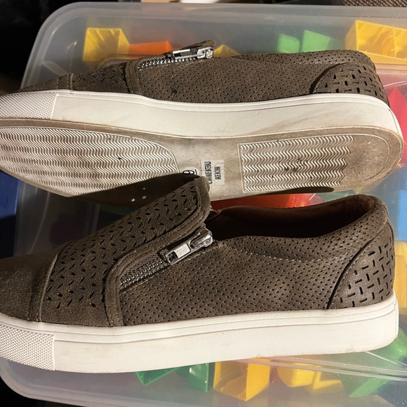 Women Size 9 slip-on shoe - Picture 4 of 4